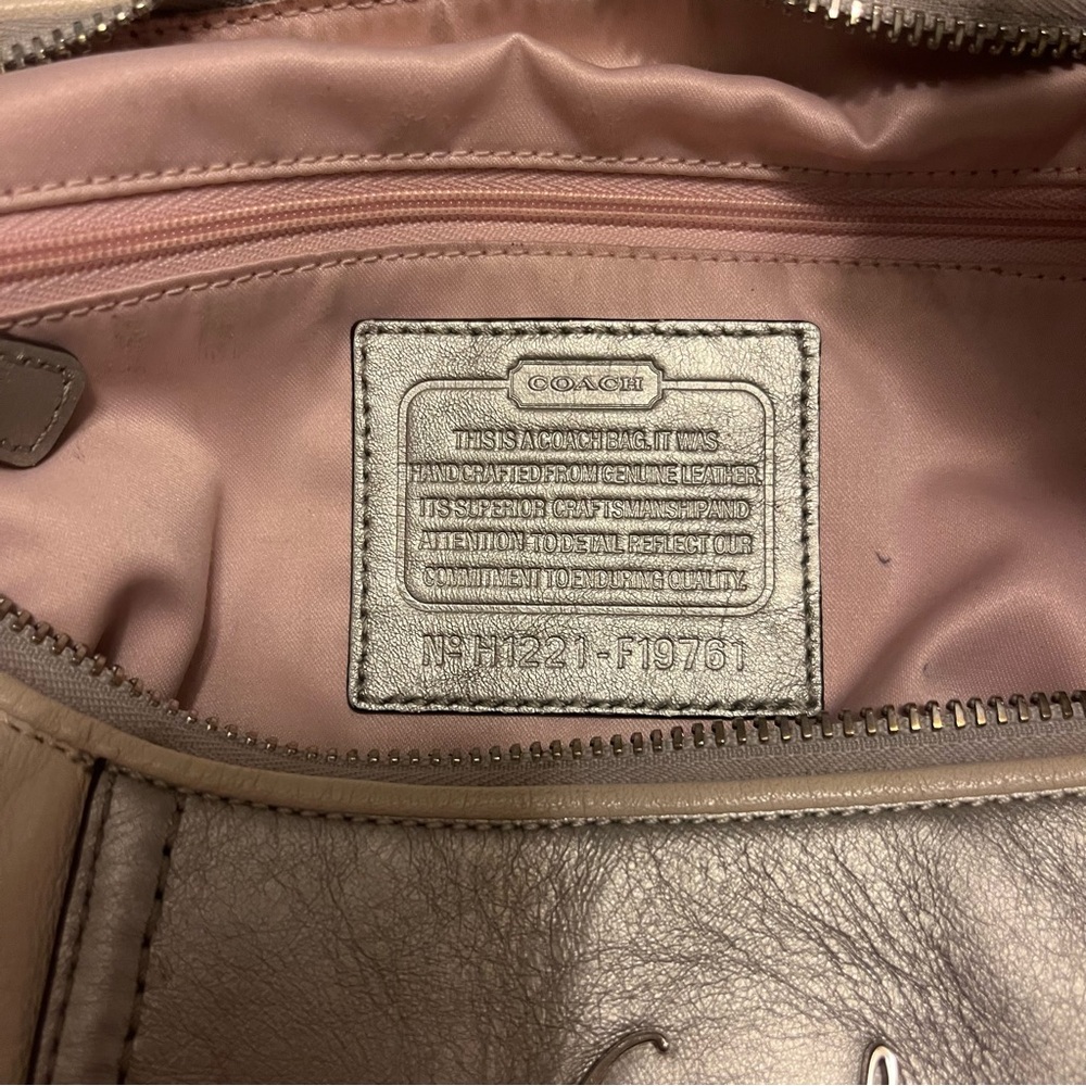 Coach Cream/White Leather Hobo Ashley Bag - Picture 10 of 10